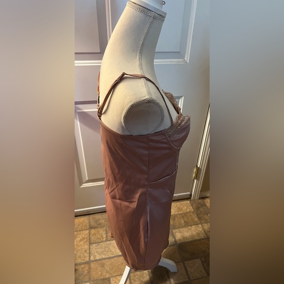 Fashion Nova rose colored, Satin Mini Dress Bodycon Satin US Extra Large. - Picture 3 of 4
